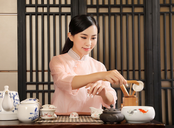 经常去广州越秀靠谱男士会馆，这家私藏已久的店推荐给你